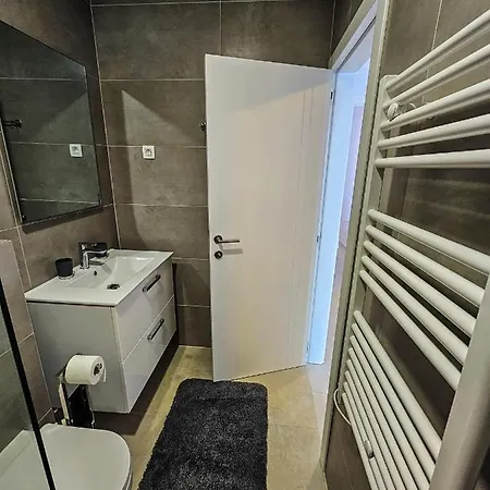 Aenona Apartament