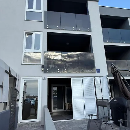 Apartment Aenona