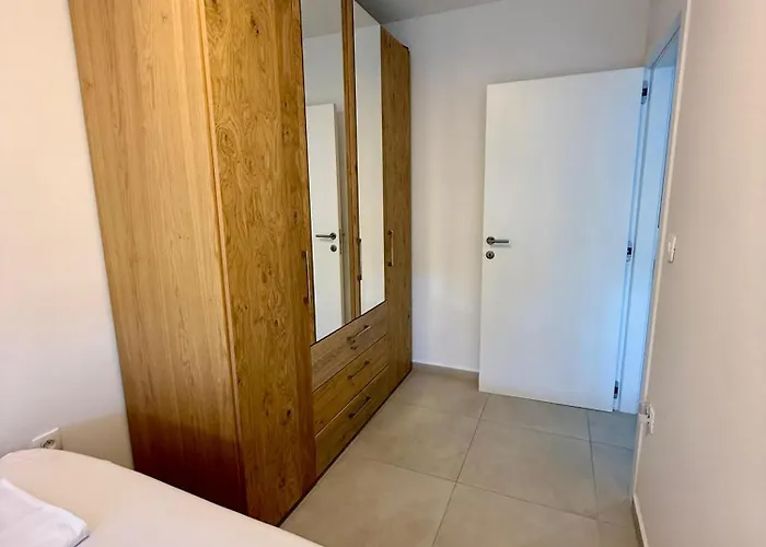 Aenona דירה נין